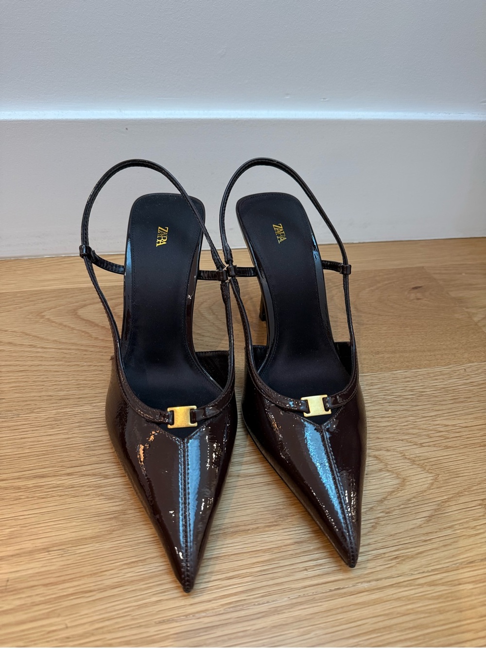 ZARA Dark Brown Patent Pointed Slingback Heels with Gold Accent - Picture 2 of 4